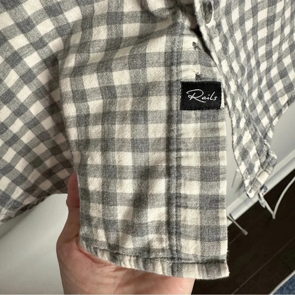 Rails Wyatt Gray & White Checked Button Front Shirt Size Medium Classic Neutral - Picture 8 of 11